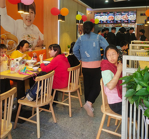 熱烈祝賀湖北咸寧如意餛飩書臺街店火爆開業！